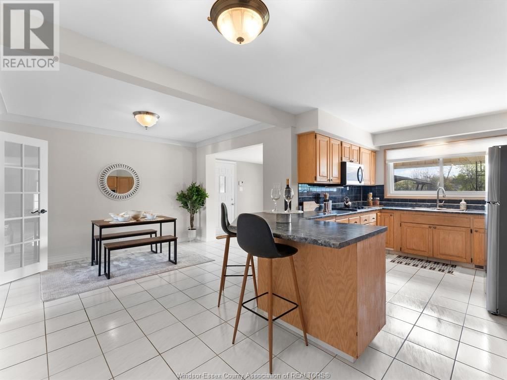 1745 RANDOLPH Image 12