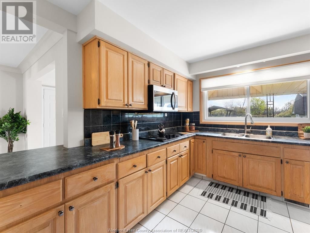 1745 RANDOLPH Image 16