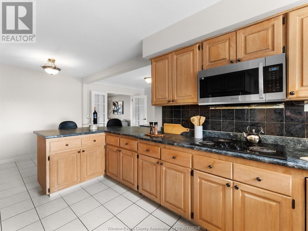 1745 RANDOLPH Image 17