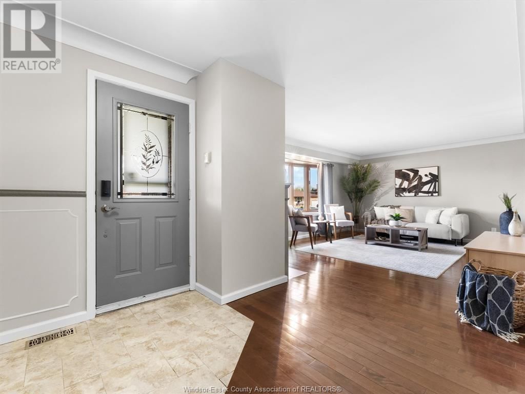 1745 RANDOLPH Image 8