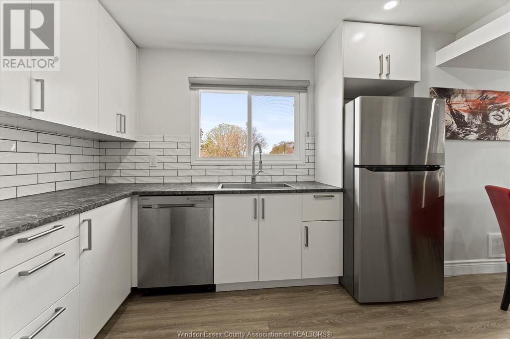 UPPER - 3273 CLEMENCEAU Image 11