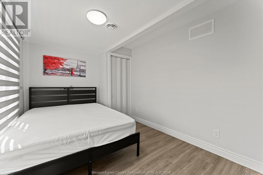 UPPER - 3273 CLEMENCEAU Image 12