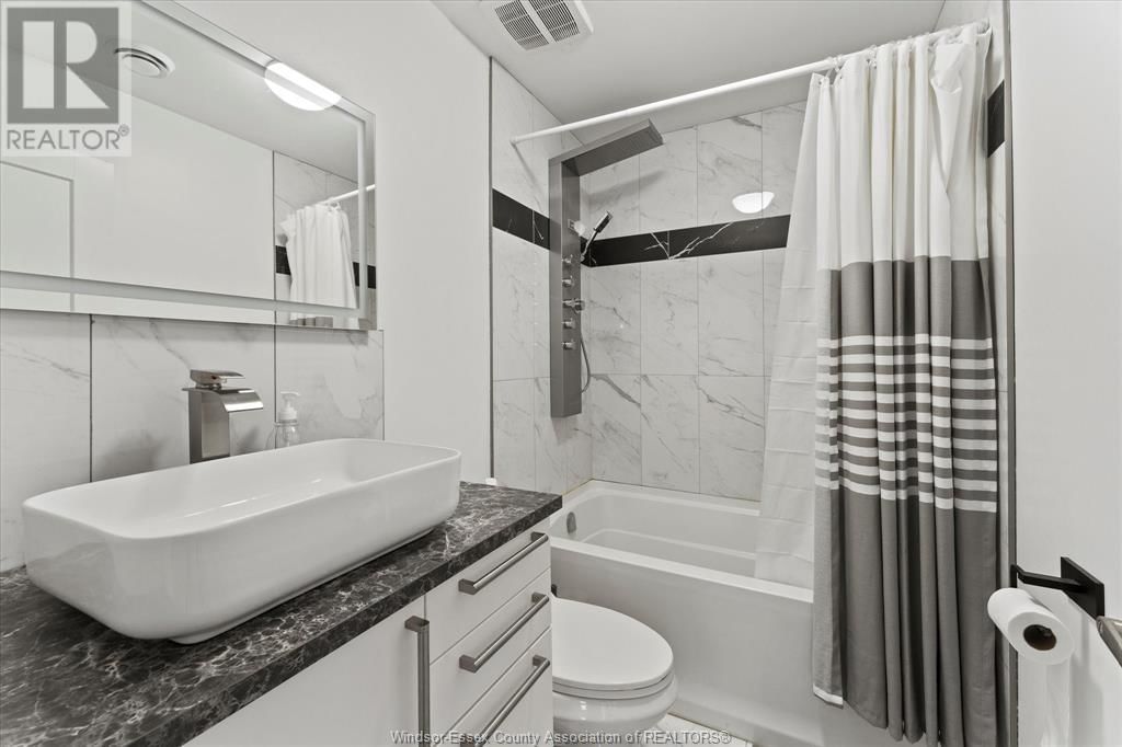 UPPER - 3273 CLEMENCEAU Image 14