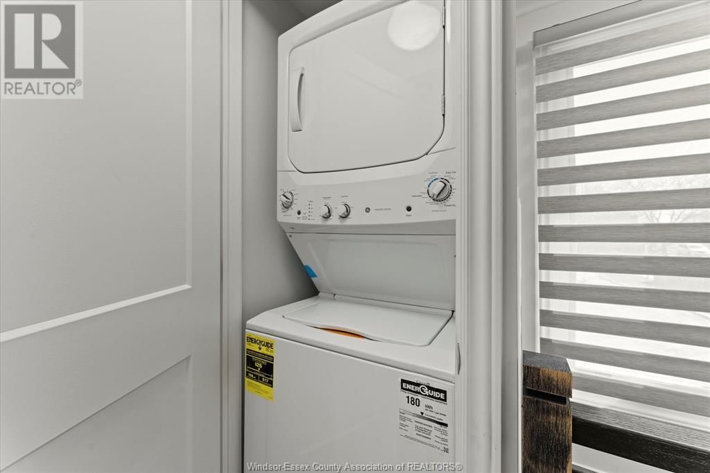UPPER - 3273 CLEMENCEAU Image 16