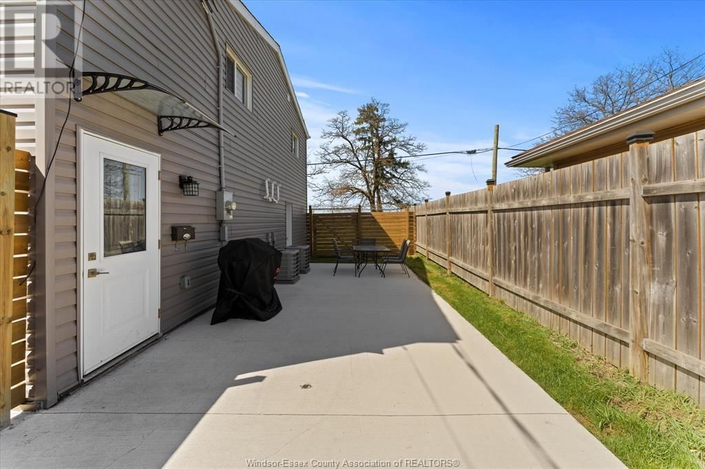 UPPER - 3273 CLEMENCEAU Image 17