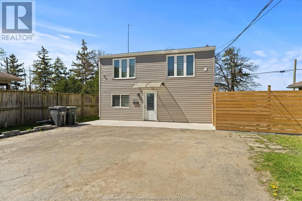 UPPER - 3273 CLEMENCEAU Image 2
