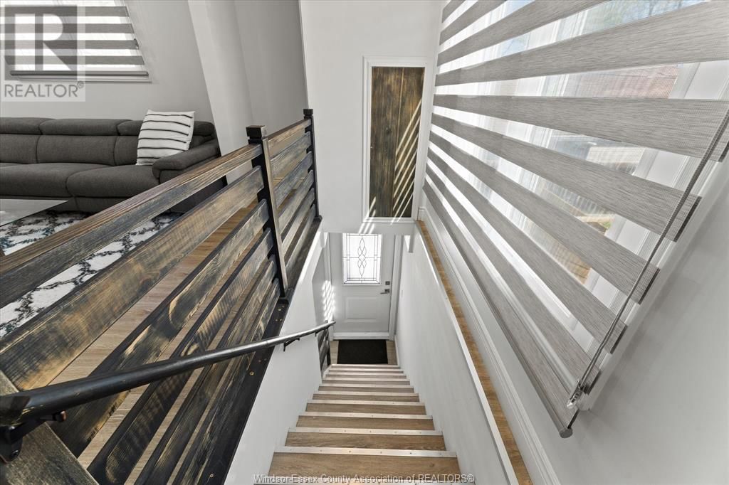 UPPER - 3273 CLEMENCEAU Image 4