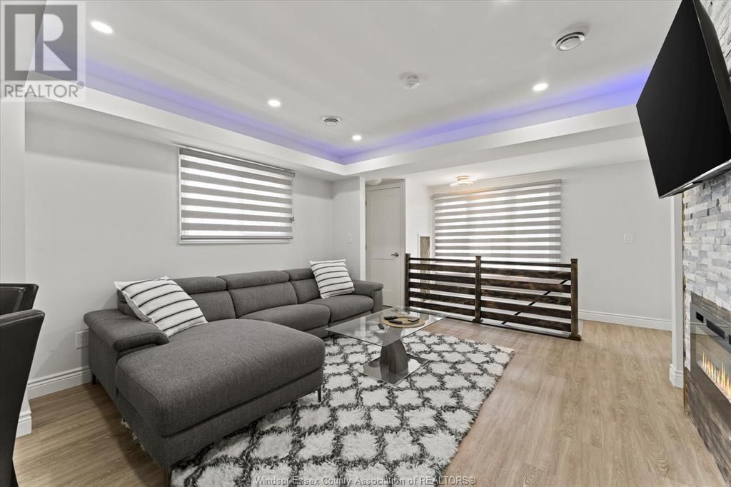 UPPER - 3273 CLEMENCEAU Image 7