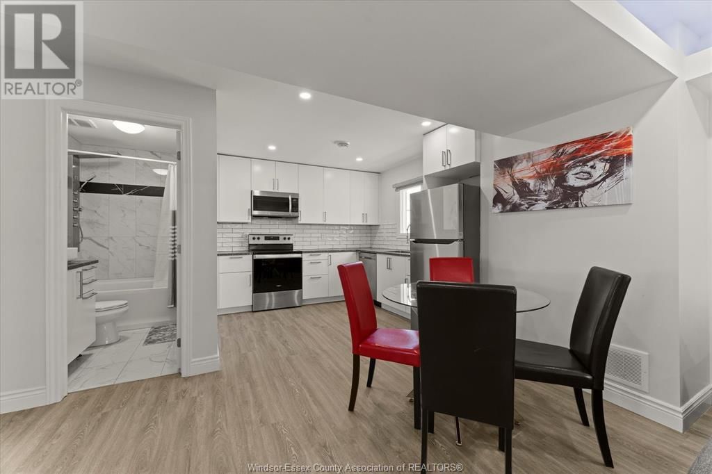 UPPER - 3273 CLEMENCEAU Image 8