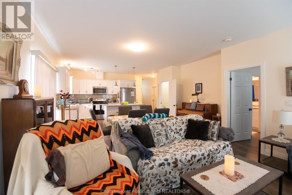 28 LEISURE LANE Image 10