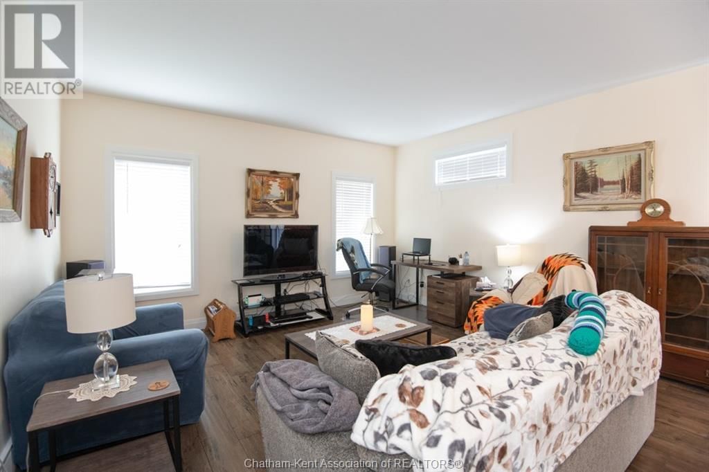 28 LEISURE LANE Image 11