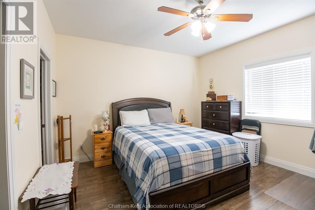 28 LEISURE LANE Image 12