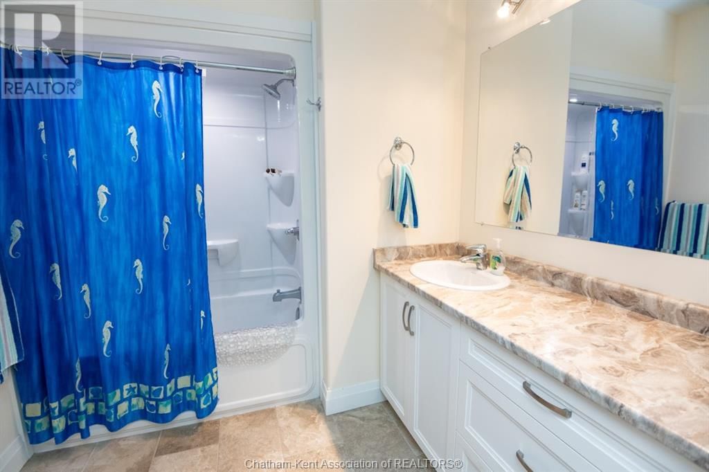 28 LEISURE LANE Image 14