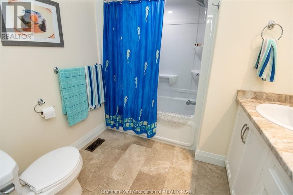 28 LEISURE LANE Image 15
