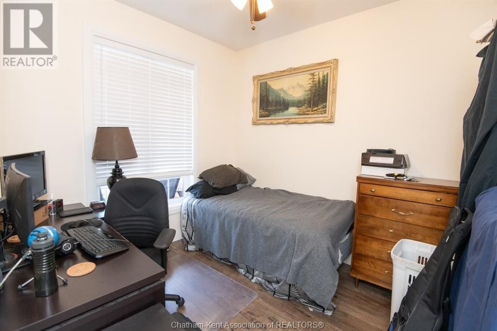 28 LEISURE LANE Image 16