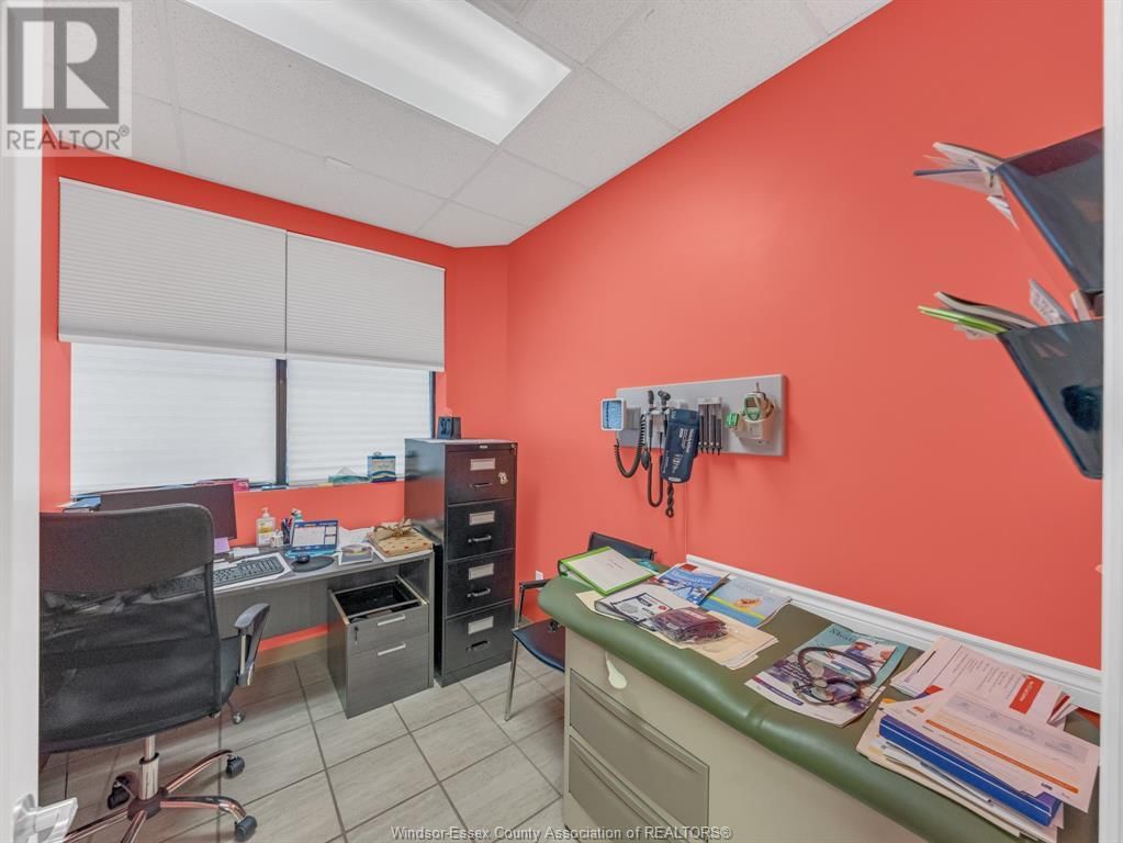3540-3542 WALKER ROAD Image 16