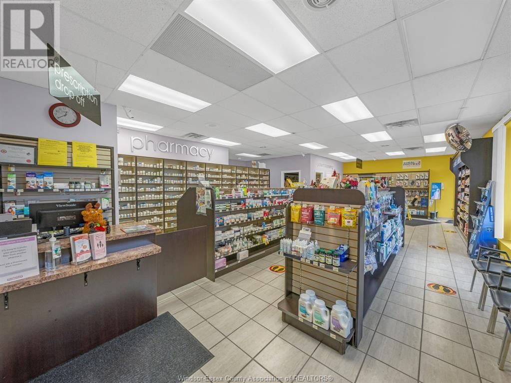 3540-3542 WALKER ROAD Image 21