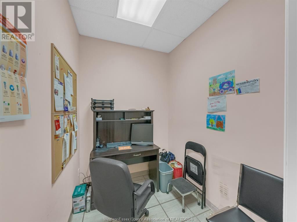 3540-3542 WALKER ROAD Image 24