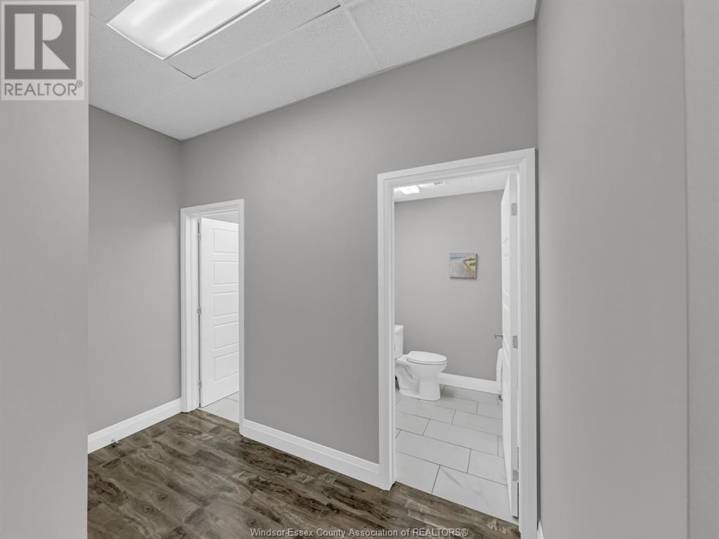 3540-3542 WALKER ROAD Image 35