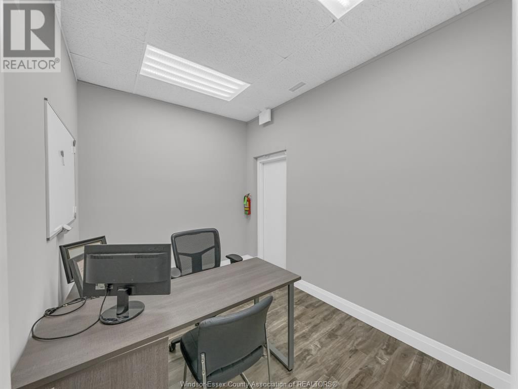 3540-3542 WALKER ROAD Image 37