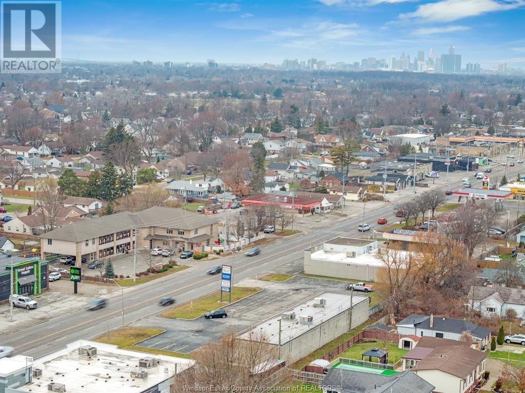 3540-3542 WALKER ROAD Image 4
