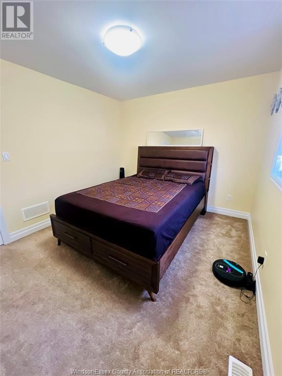 153 LAMBERT Image 10