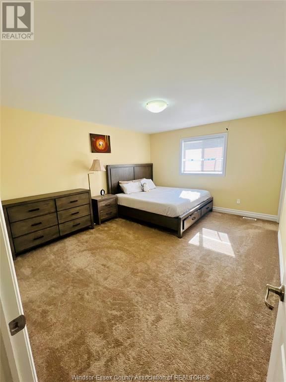 153 LAMBERT Image 11