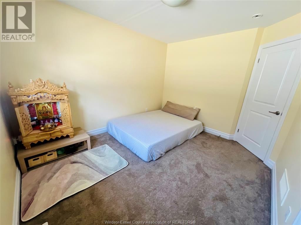 153 LAMBERT Image 15