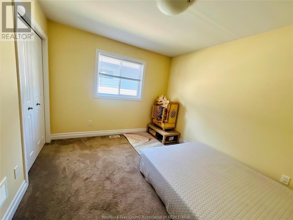 153 LAMBERT Image 16