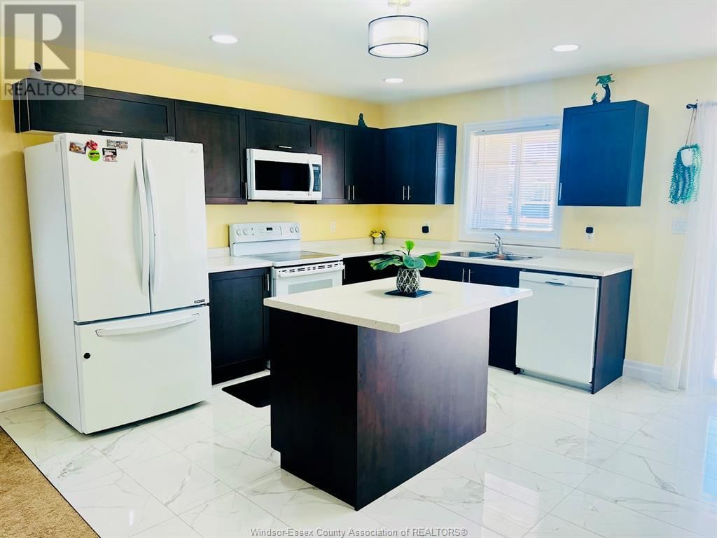 153 LAMBERT Image 6