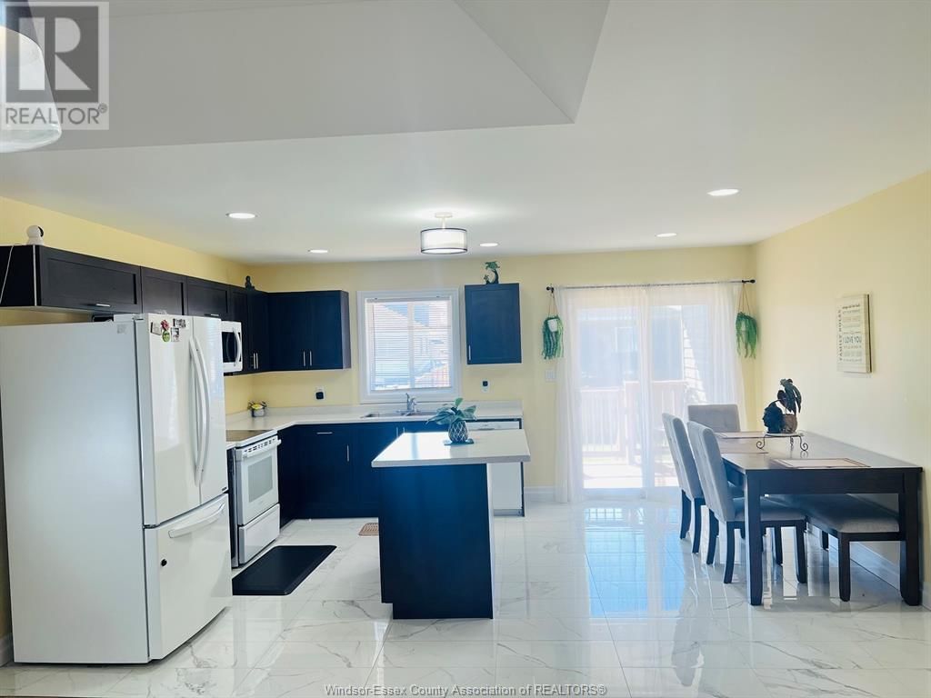 153 LAMBERT Image 8