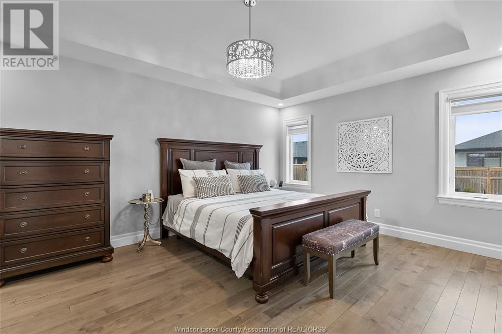 182 MAXWELL Image 17