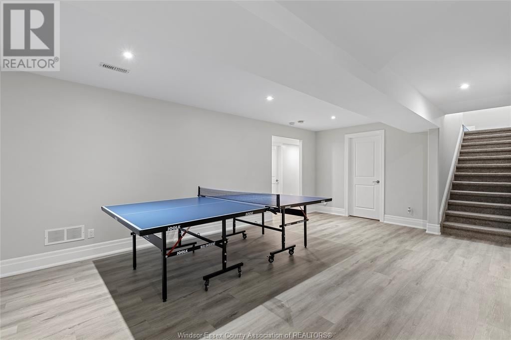 182 MAXWELL Image 25