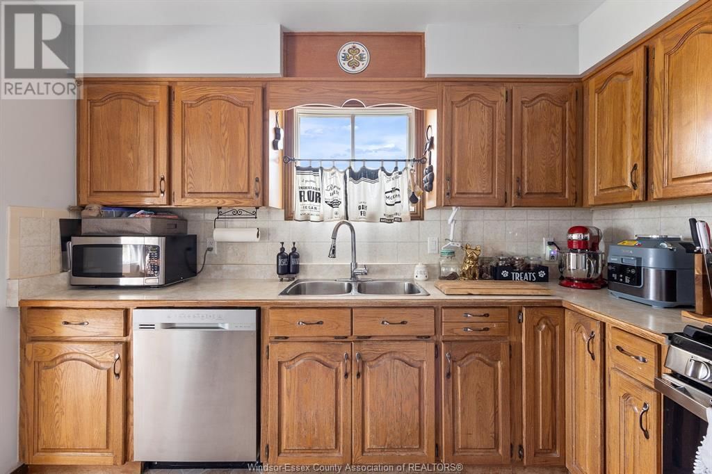 232 MAPLE STREET Image 11