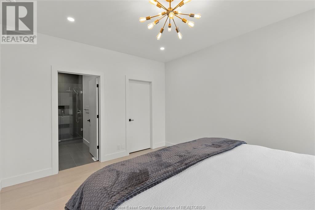 11 EAGLE STREET Image 10
