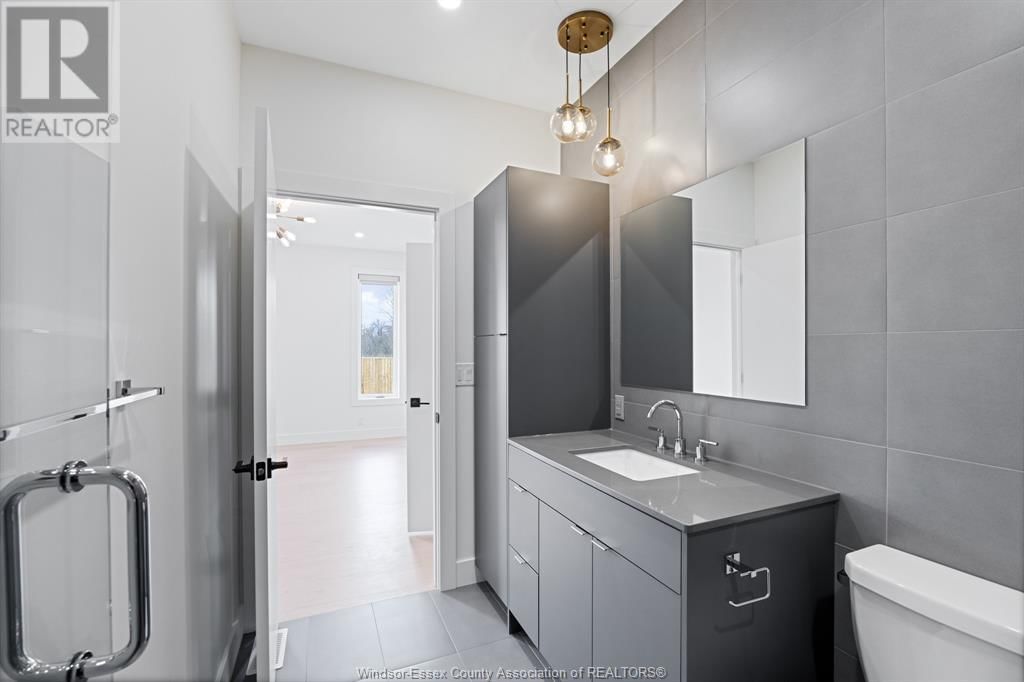 11 EAGLE STREET Image 12