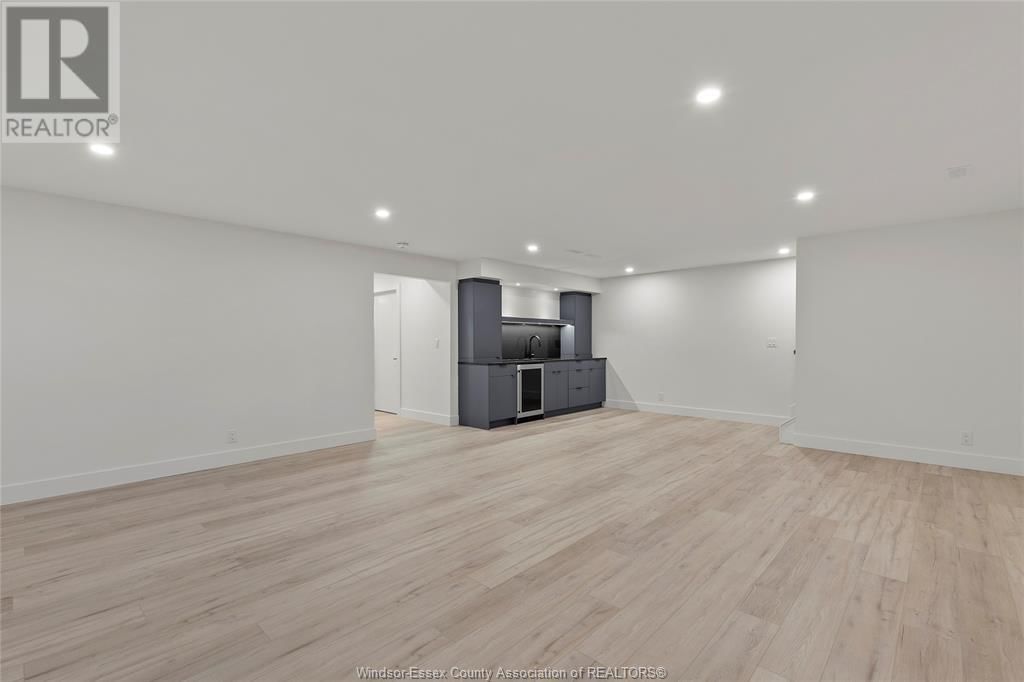 11 EAGLE STREET Image 19