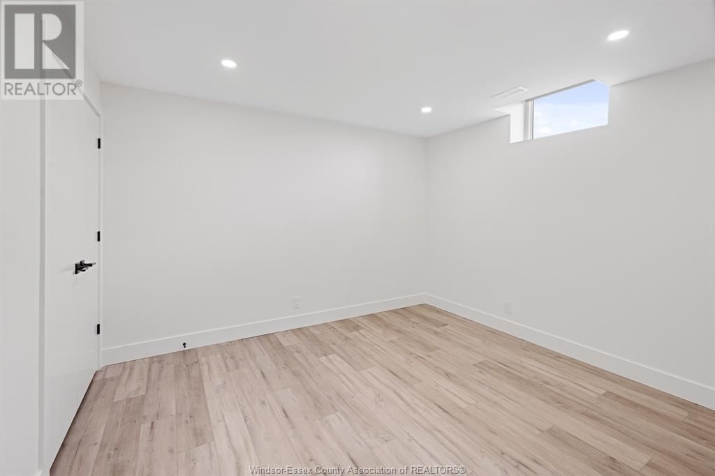 11 EAGLE STREET Image 23
