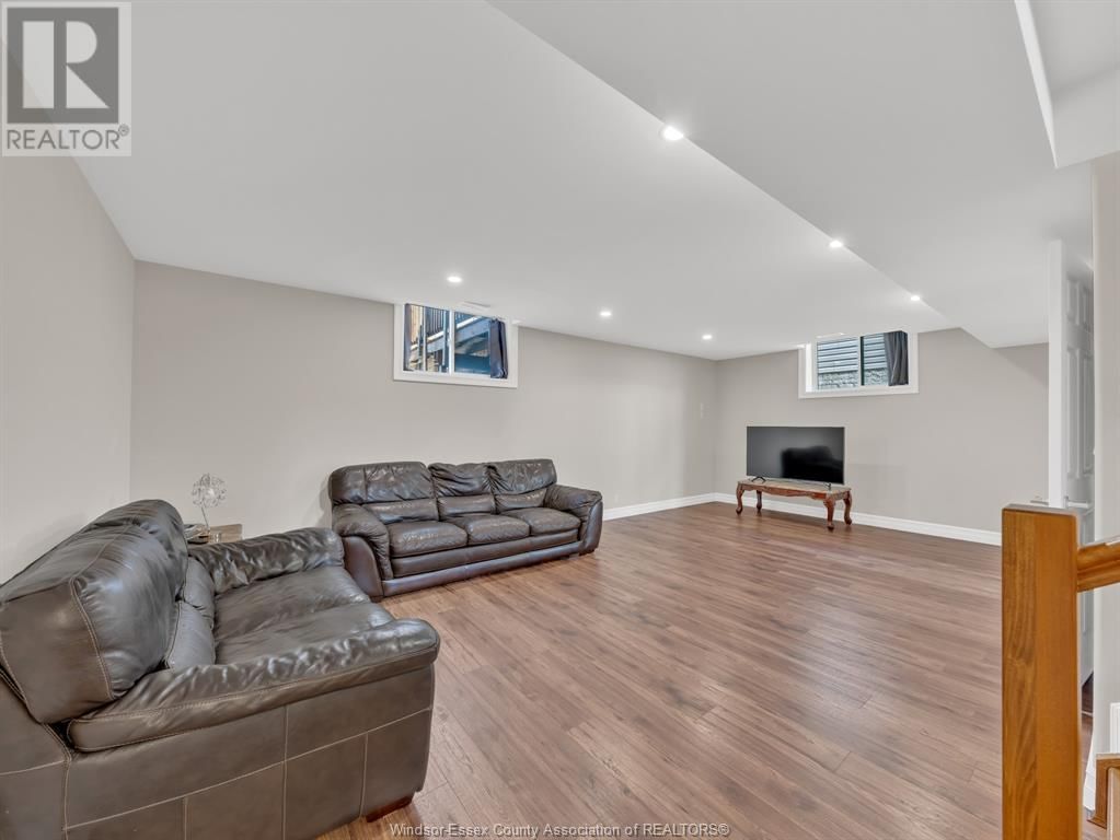 126 GOLFVIEW DRIVE Image 23