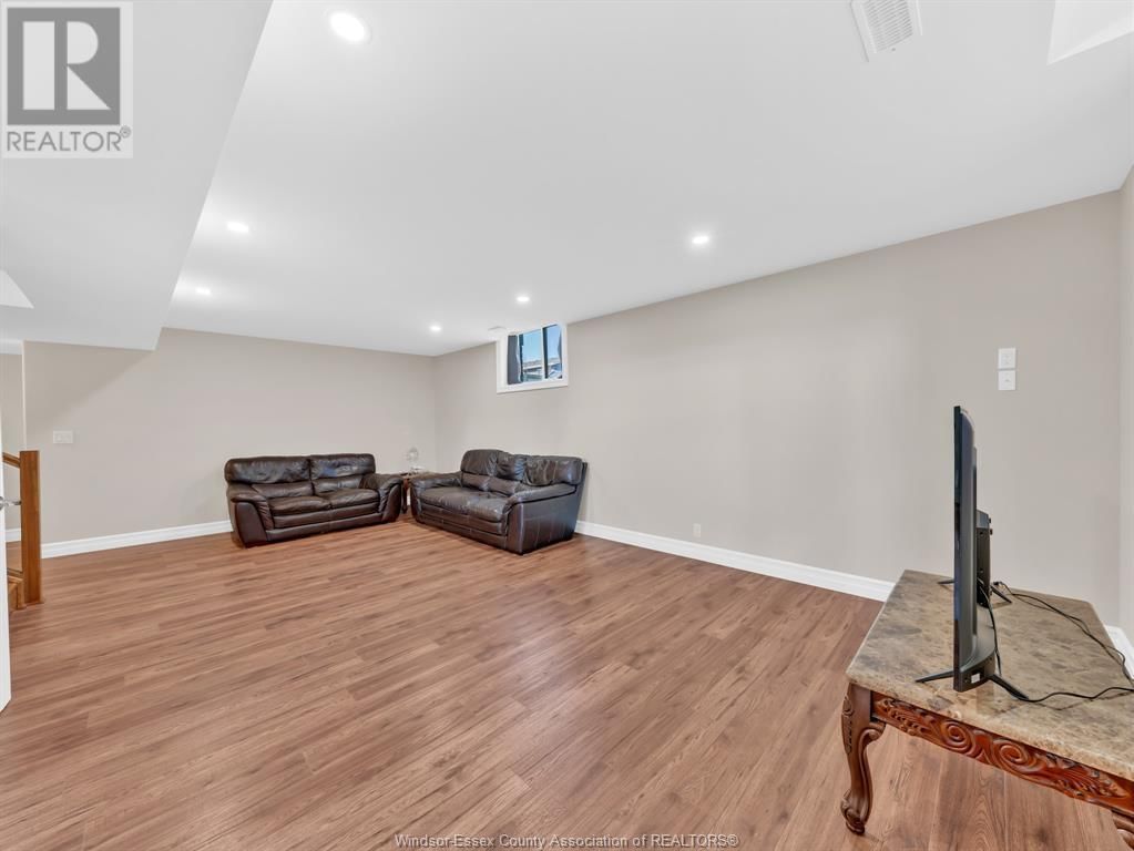 126 GOLFVIEW DRIVE Image 24