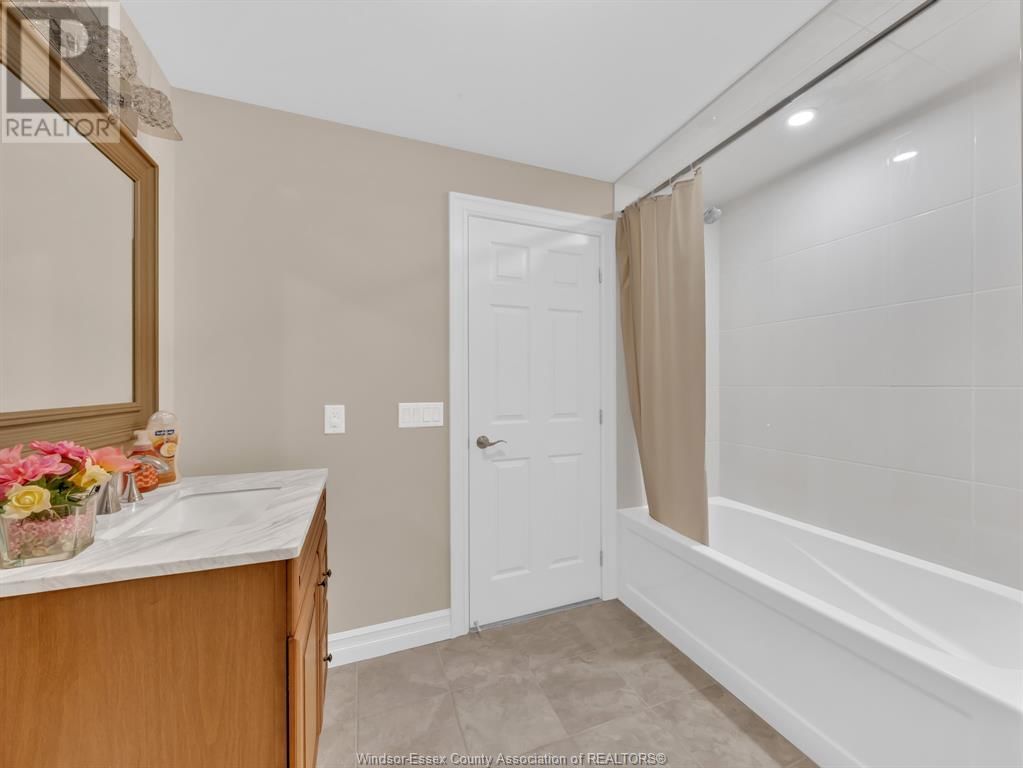126 GOLFVIEW DRIVE Image 28
