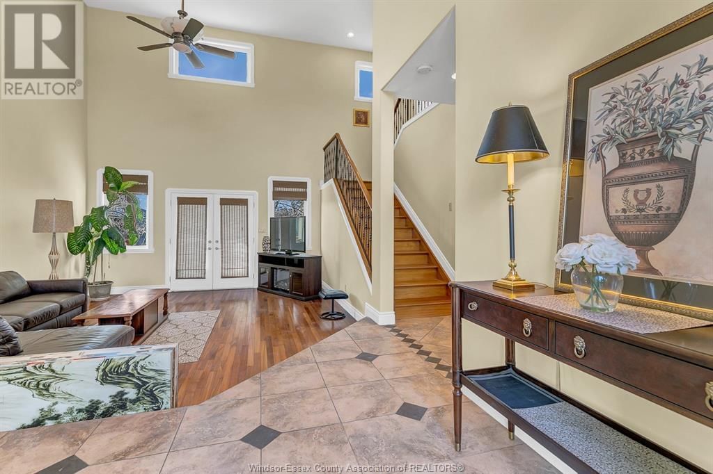 425 COUNTRY CLUB DRIVE Image 9