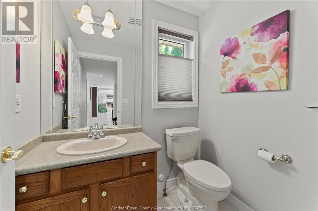 692 GEORGE KENNEDY WAY Image 19