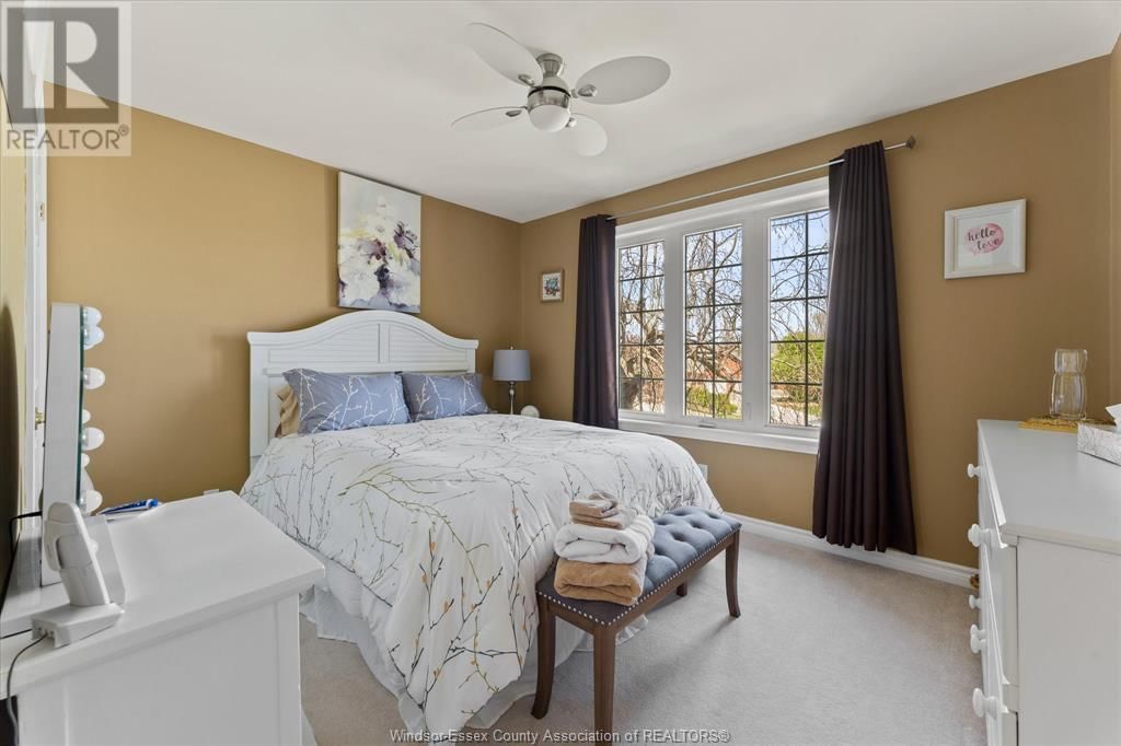 692 GEORGE KENNEDY WAY Image 28