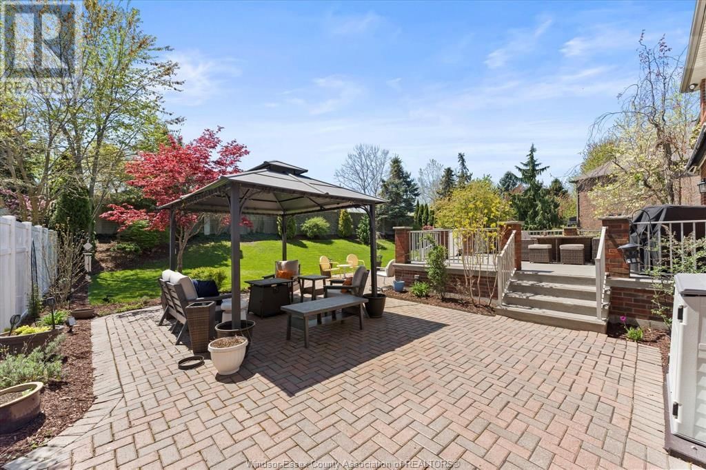 692 GEORGE KENNEDY WAY Image 33