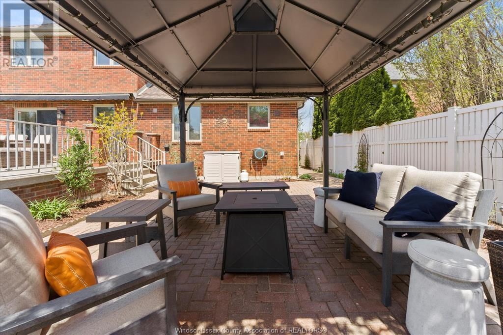 692 GEORGE KENNEDY WAY Image 34