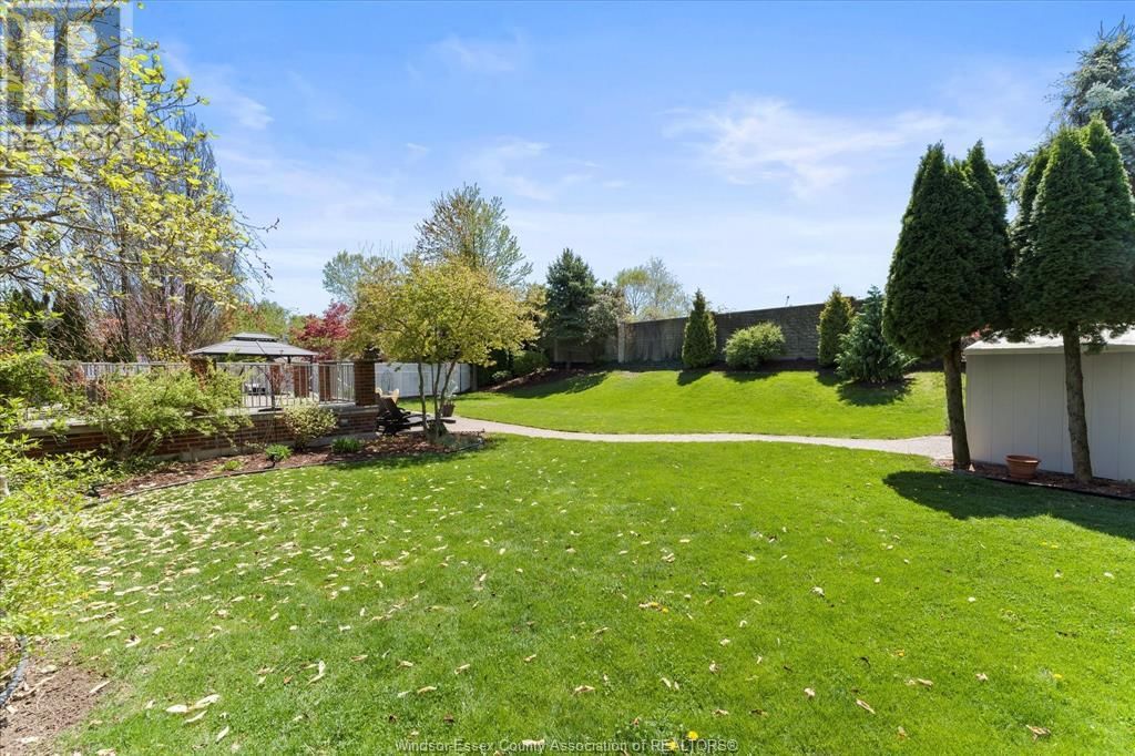 692 GEORGE KENNEDY WAY Image 38