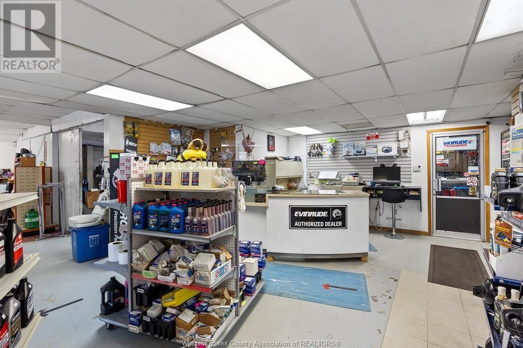 7565 TECUMSEH ROAD Image 17