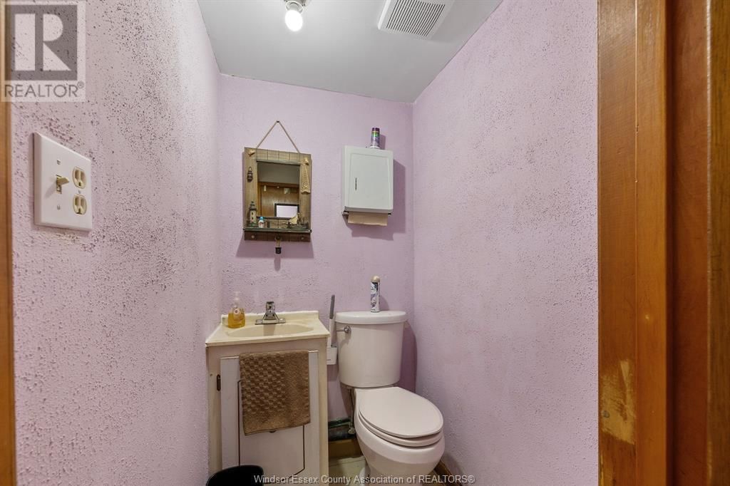 7565 TECUMSEH ROAD Image 20