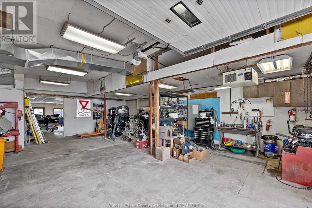 7565 TECUMSEH ROAD Image 26